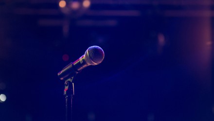 Microphone stage