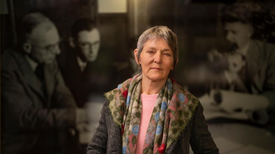 Professor Lyndall Strazdins Professor Lyndall Strazdins