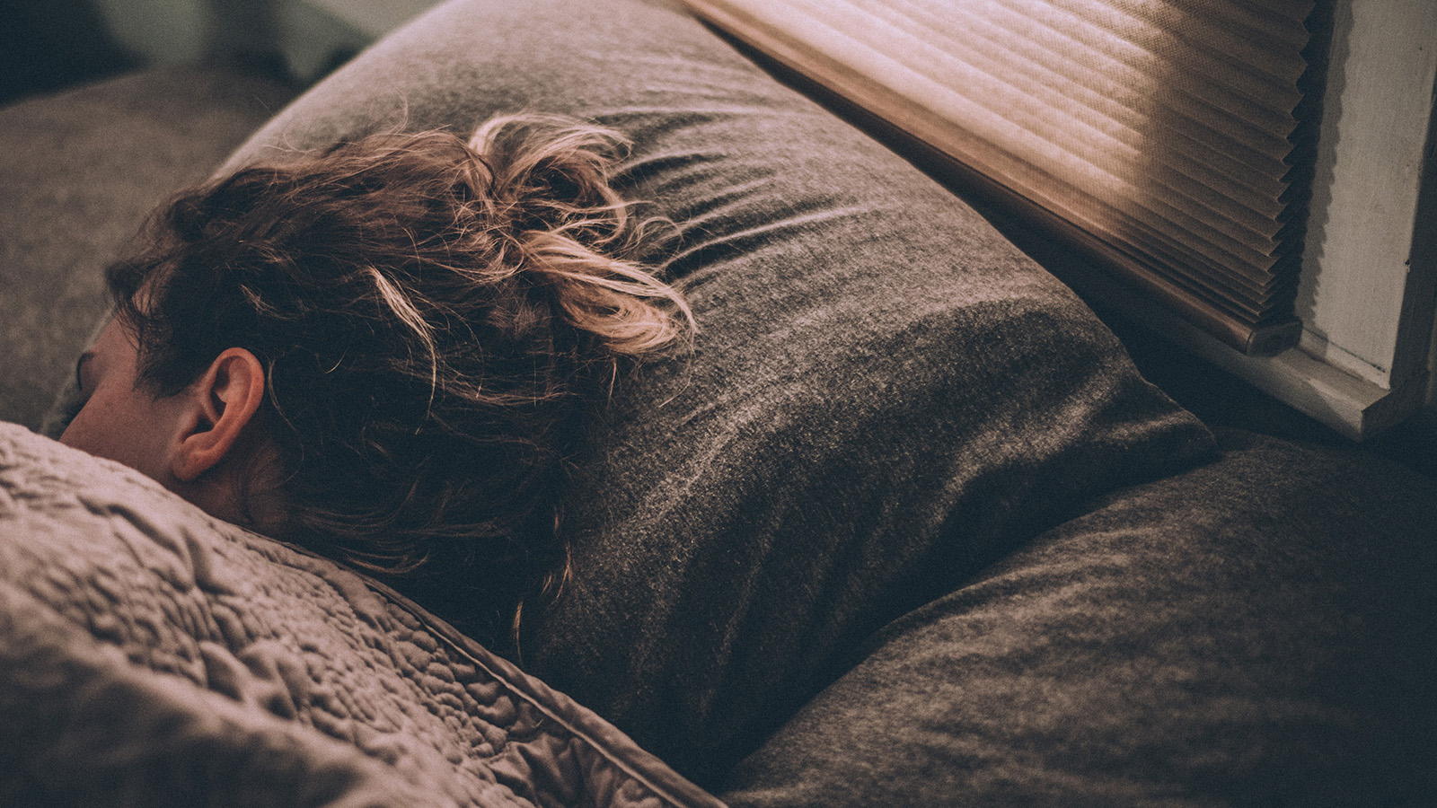 Bedtime and dementia